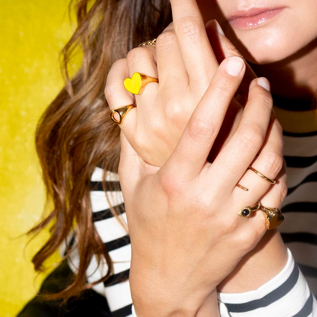 HEART The Classic Signet Ring | Gold ring &amp; yellow enamel volume L